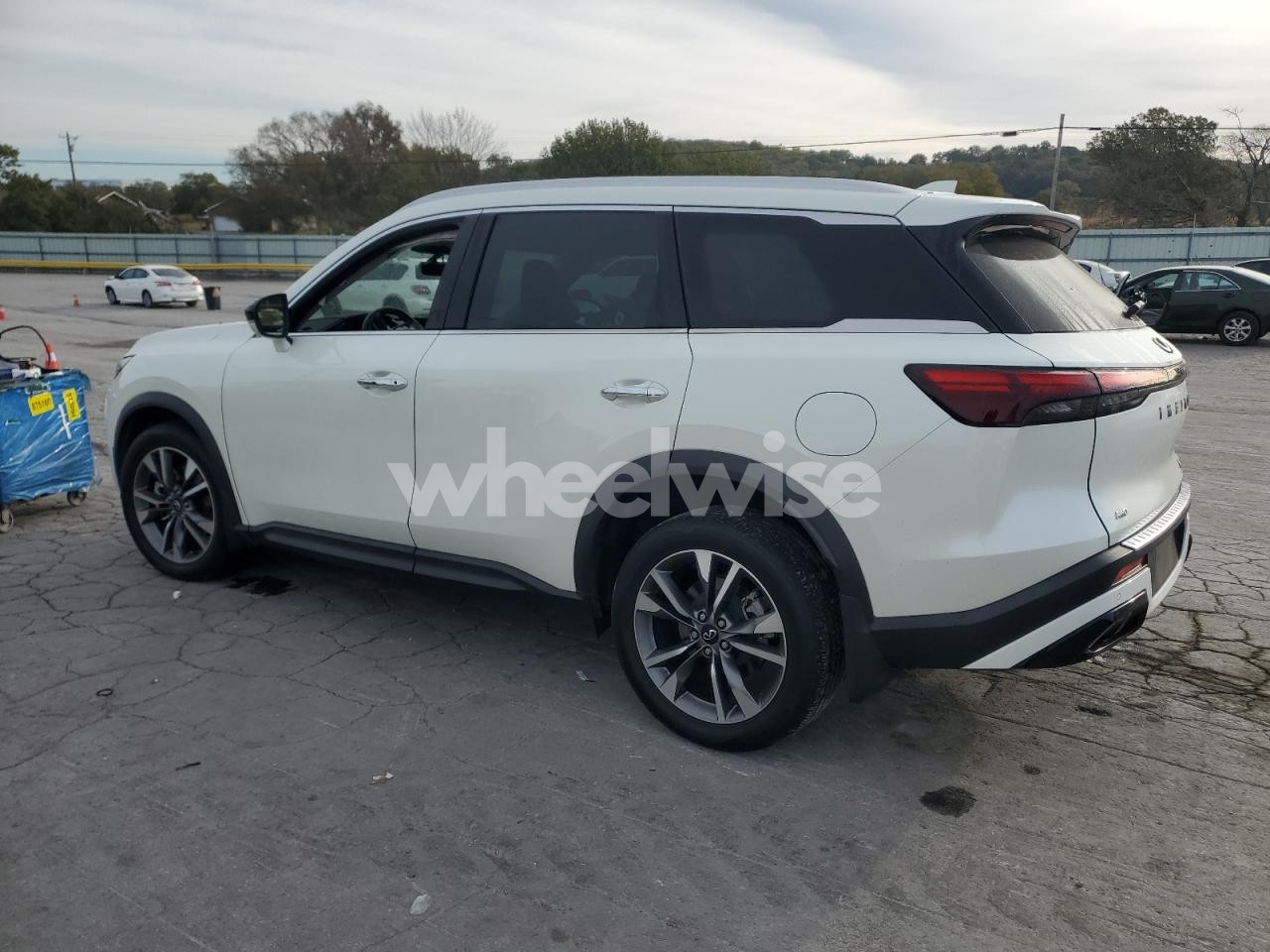 Photo 2 of 2023 INFINITI QX60 LUXE N/A (VIN 5N1DL1FS8PC365408)