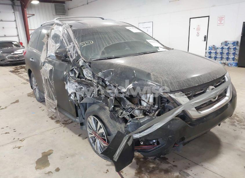 2020 Nissan Pathfinder S 4WD (VIN 5N1DR2AM0LC619748) main photo