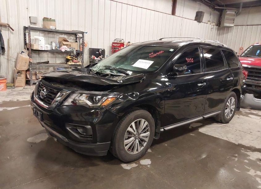 Photo 2 of 2020 Nissan Pathfinder S 4WD (VIN 5N1DR2AM2LC586025)