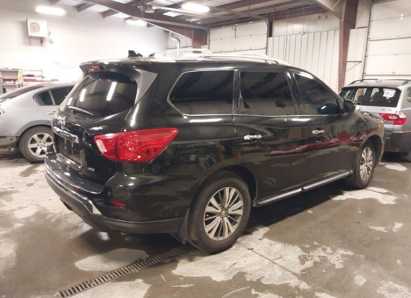 Photo 4 of 2020 Nissan Pathfinder S 4WD (VIN 5N1DR2AM2LC586025)