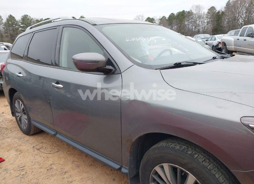 Photo 13 of 2020 Nissan Pathfinder S 2WD (VIN 5N1DR2AN1LC624479)