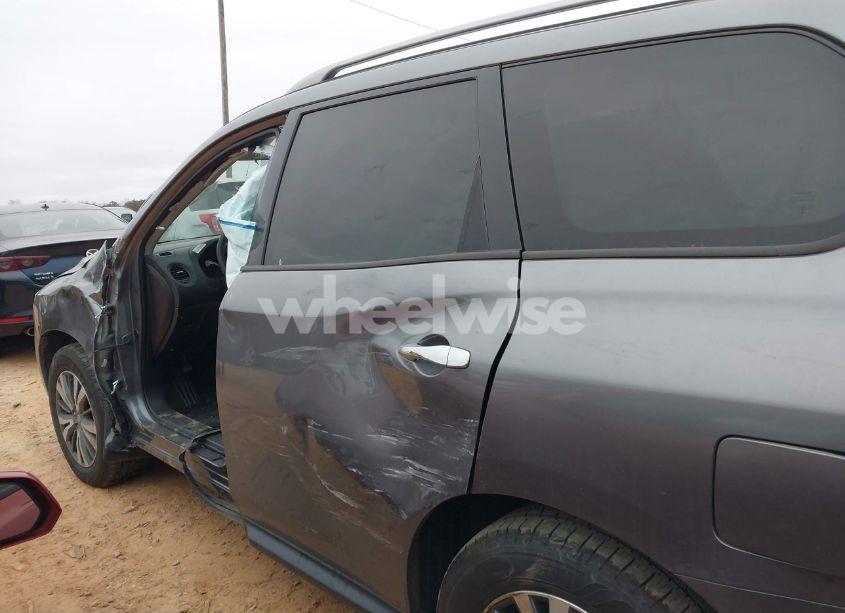 Photo 14 of 2020 Nissan Pathfinder S 2WD (VIN 5N1DR2AN1LC624479)