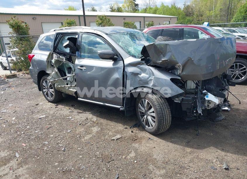 2020 Nissan Pathfinder S 2WD (VIN 5N1DR2AN3LC618442) main photo