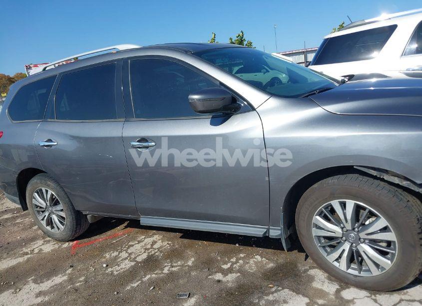 Photo 13 of 2020 Nissan Pathfinder S 2WD (VIN 5N1DR2AN5LC643553)