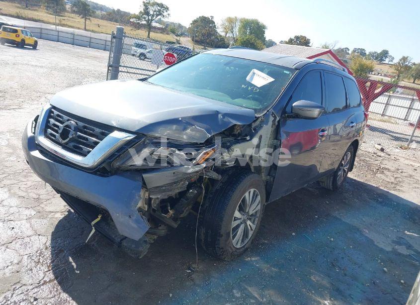 Photo 2 of 2020 Nissan Pathfinder S 2WD (VIN 5N1DR2AN5LC643553)