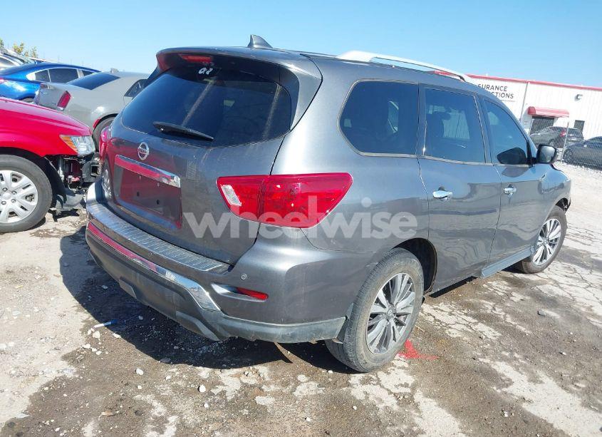Photo 4 of 2020 Nissan Pathfinder S 2WD (VIN 5N1DR2AN5LC643553)
