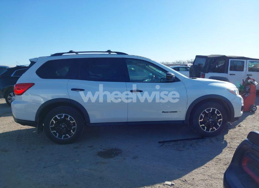 Photo 13 of 2020 Nissan Pathfinder SV 2WD (VIN 5N1DR2BN0LC621989)