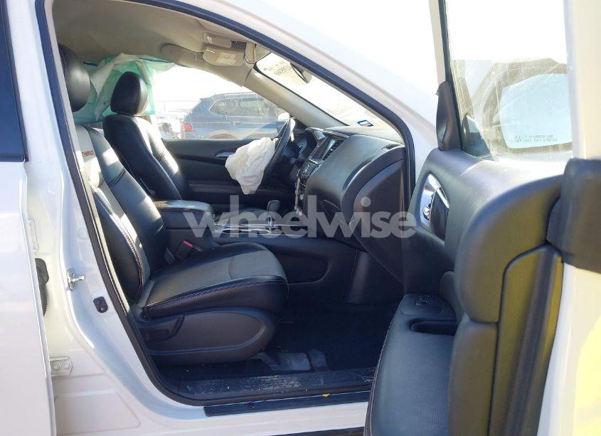 Photo 5 of 2020 Nissan Pathfinder SV 2WD (VIN 5N1DR2BN0LC621989)