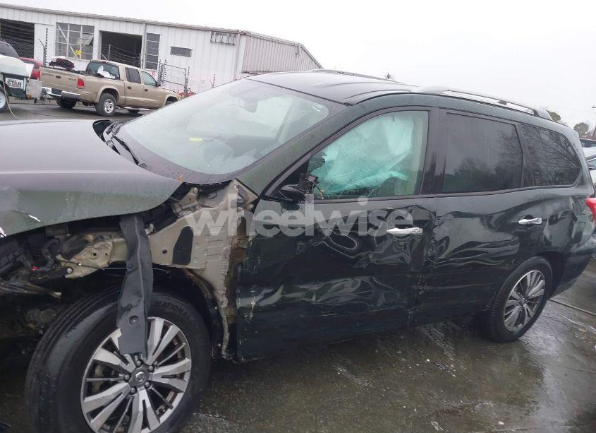 Photo 14 of 2020 Nissan Pathfinder SV 2WD (VIN 5N1DR2BN1LC591501)