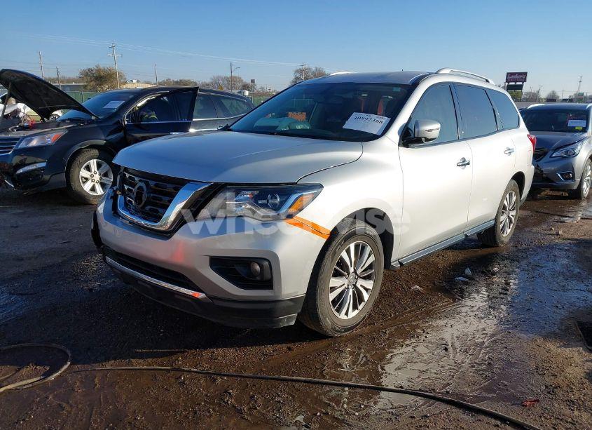 Photo 2 of 2020 Nissan Pathfinder SV 2WD (VIN 5N1DR2BN3LC591984)