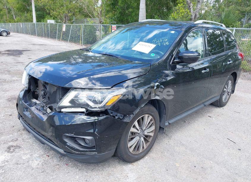 Photo 2 of 2020 Nissan Pathfinder SV 2WD (VIN 5N1DR2BN4LC641890)