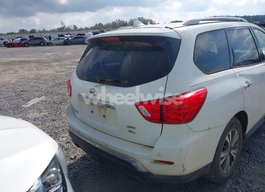 Photo 16 of 2020 Nissan Pathfinder SL 4WD (VIN 5N1DR2CM5LC581172)