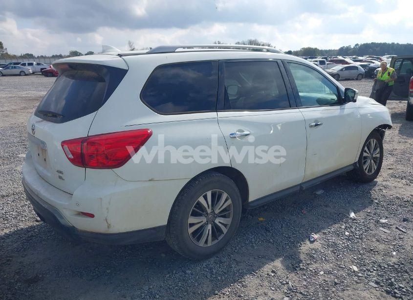 Photo 4 of 2020 Nissan Pathfinder SL 4WD (VIN 5N1DR2CM5LC581172)