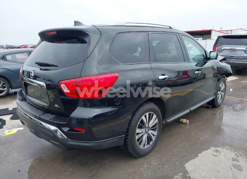 Photo 4 of 2020 Nissan Pathfinder SL 2WD (VIN 5N1DR2CN4LC613232)