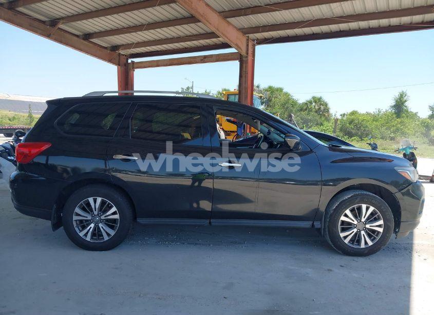 Photo 13 of 2017 Nissan Pathfinder SL (VIN 5N1DR2MM0HC650422)