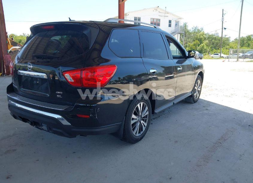 Photo 4 of 2017 Nissan Pathfinder SL (VIN 5N1DR2MM0HC650422)