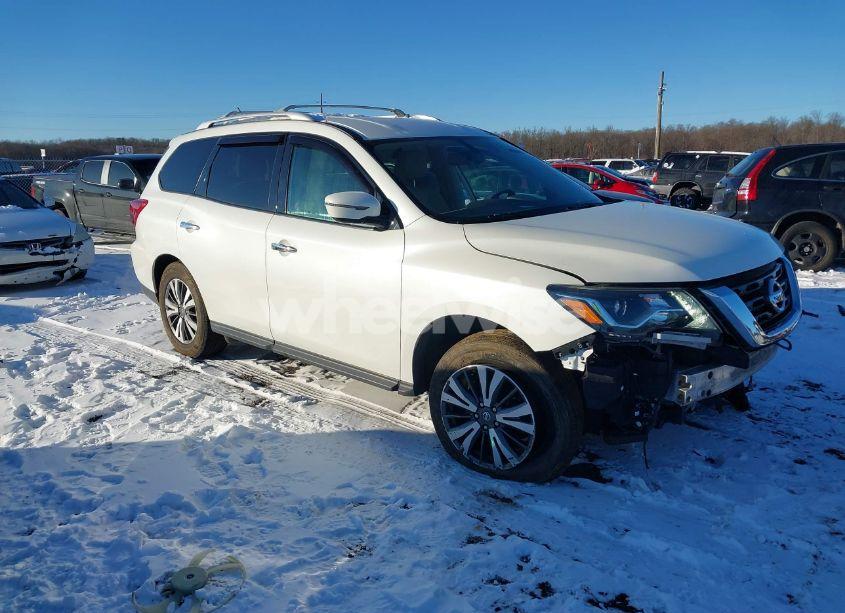 2017 Nissan Pathfinder SV (VIN 5N1DR2MM0HC688698) main photo
