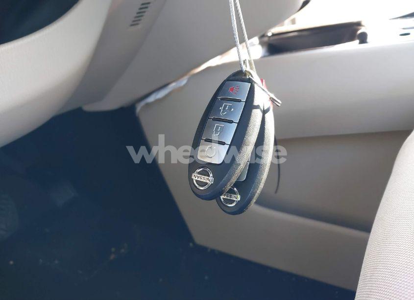 Photo 11 of 2017 Nissan Pathfinder SV (VIN 5N1DR2MM0HC688698)