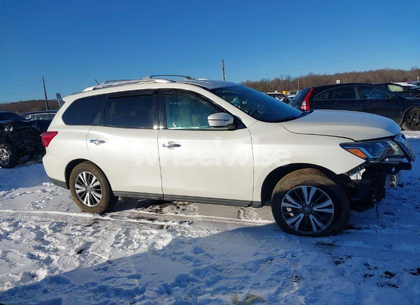 Photo 13 of 2017 Nissan Pathfinder SV (VIN 5N1DR2MM0HC688698)