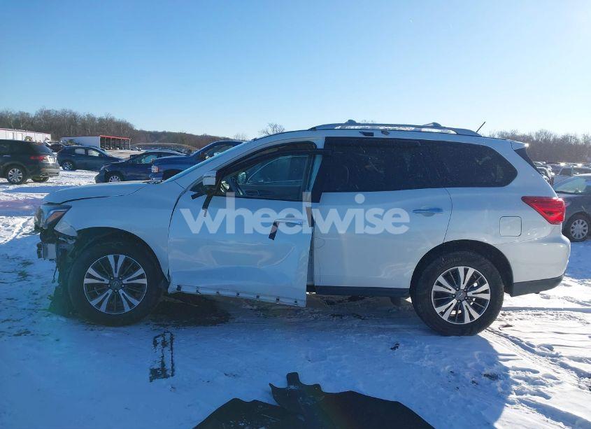 Photo 14 of 2017 Nissan Pathfinder SV (VIN 5N1DR2MM0HC688698)