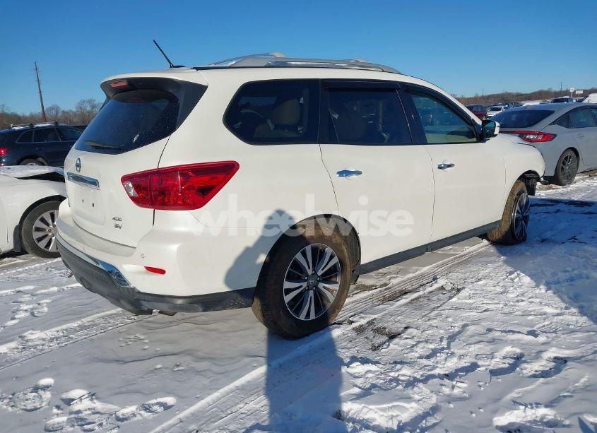 Photo 4 of 2017 Nissan Pathfinder SV (VIN 5N1DR2MM0HC688698)