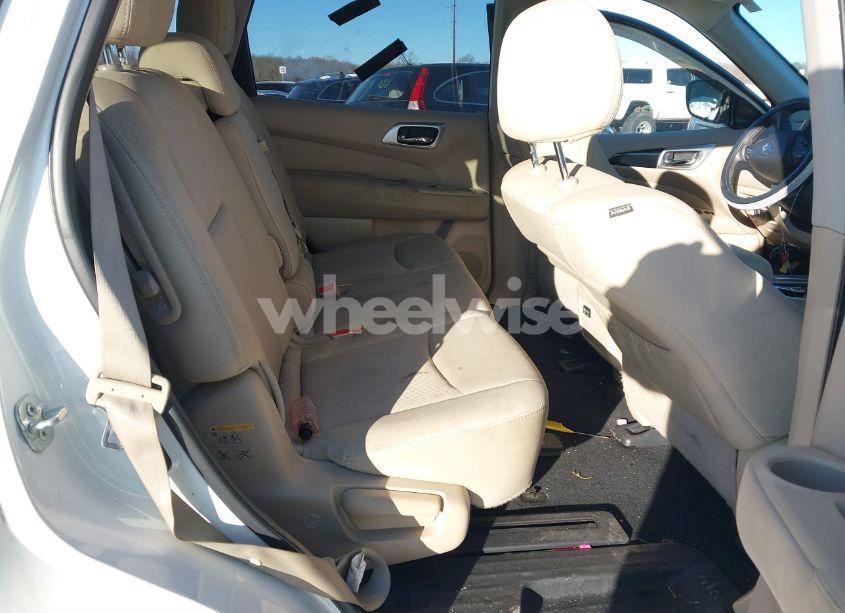 Photo 8 of 2017 Nissan Pathfinder SV (VIN 5N1DR2MM0HC688698)