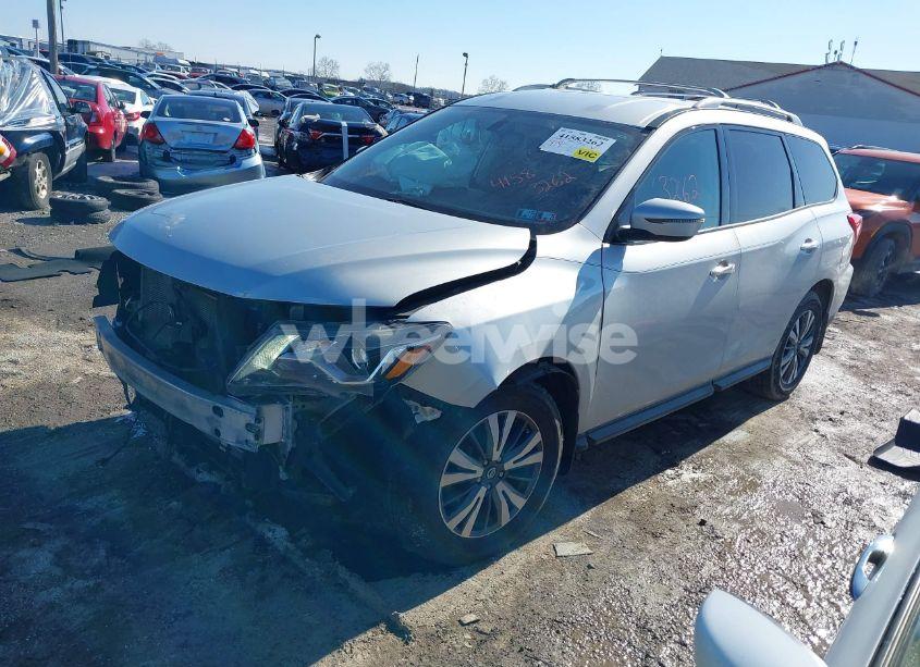 Photo 2 of 2017 Nissan Pathfinder SV (VIN 5N1DR2MM0HC913833)