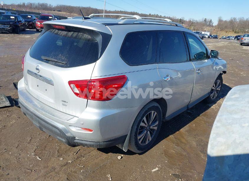 Photo 4 of 2017 Nissan Pathfinder SV (VIN 5N1DR2MM0HC913833)