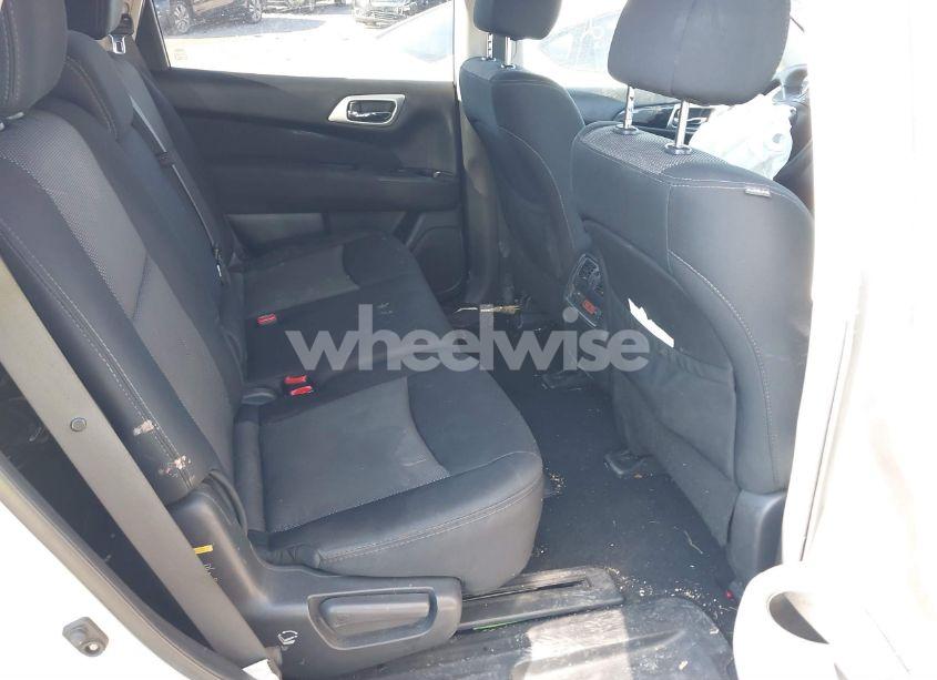Photo 8 of 2017 Nissan Pathfinder SV (VIN 5N1DR2MM0HC913833)