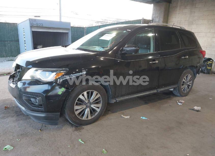 Photo 2 of 2018 Nissan Pathfinder SL (VIN 5N1DR2MM0JC624313)