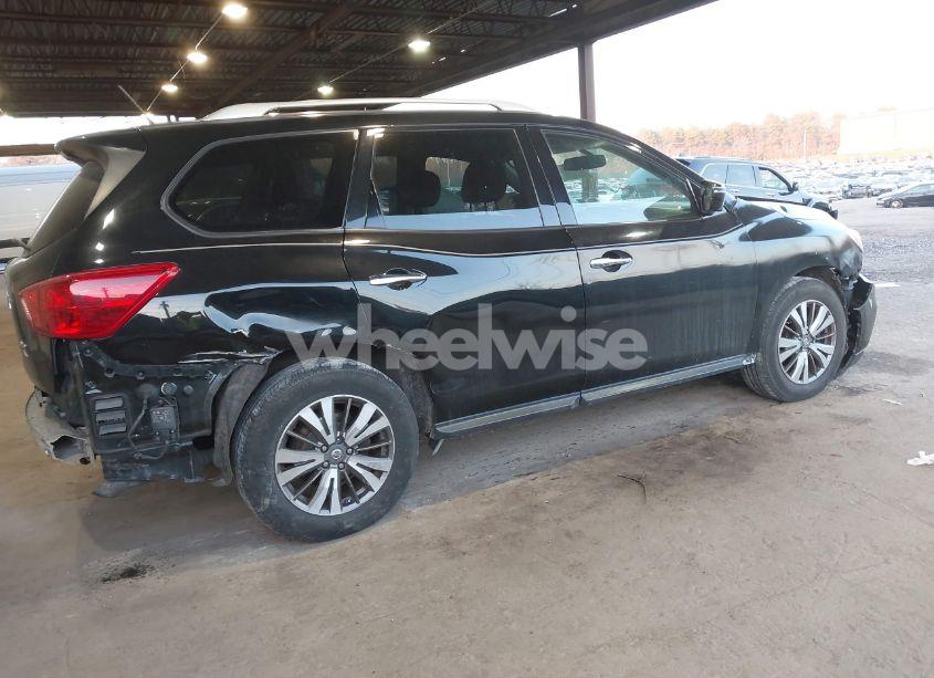 Photo 4 of 2018 Nissan Pathfinder SL (VIN 5N1DR2MM0JC624313)