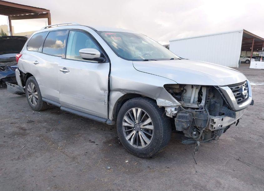 2018 Nissan Pathfinder SV (VIN 5N1DR2MM0JC641922) main photo