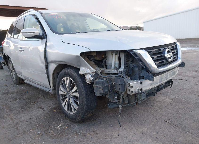 Photo 6 of 2018 Nissan Pathfinder SV (VIN 5N1DR2MM0JC641922)