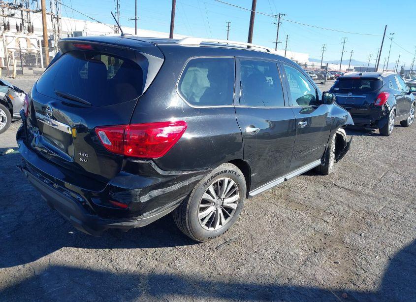 Photo 4 of 2018 Nissan Pathfinder SV (VIN 5N1DR2MM0JC651673)