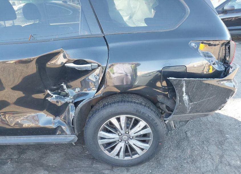 Photo 6 of 2018 Nissan Pathfinder SV (VIN 5N1DR2MM0JC651673)