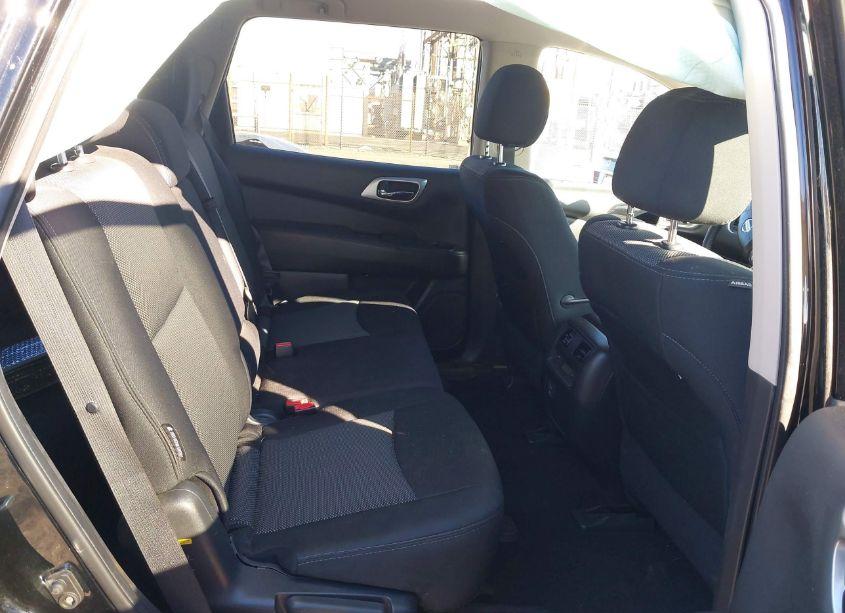 Photo 8 of 2018 Nissan Pathfinder SV (VIN 5N1DR2MM0JC651673)