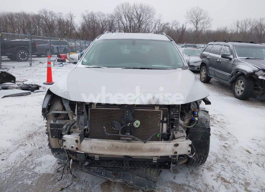 Photo 13 of 2018 Nissan Pathfinder SV (VIN 5N1DR2MM0JC654167)