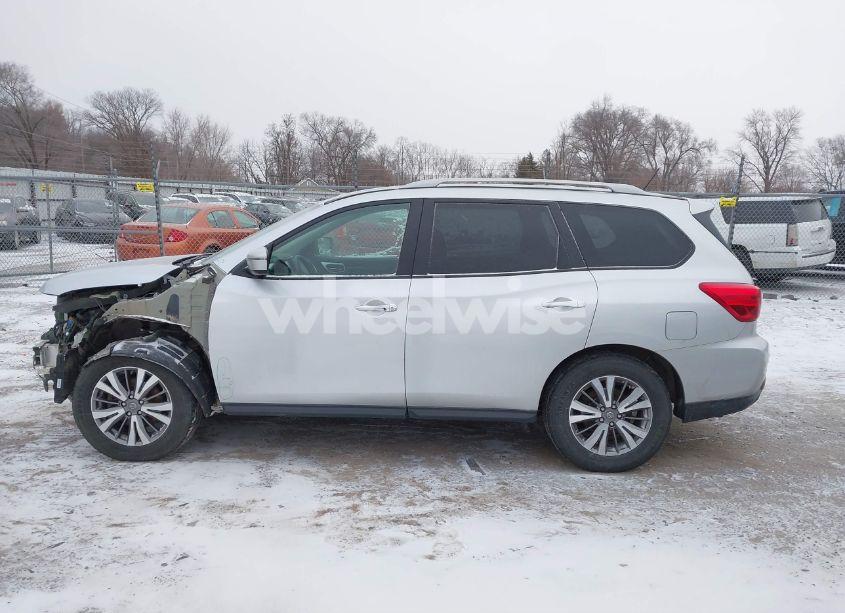 Photo 15 of 2018 Nissan Pathfinder SV (VIN 5N1DR2MM0JC654167)