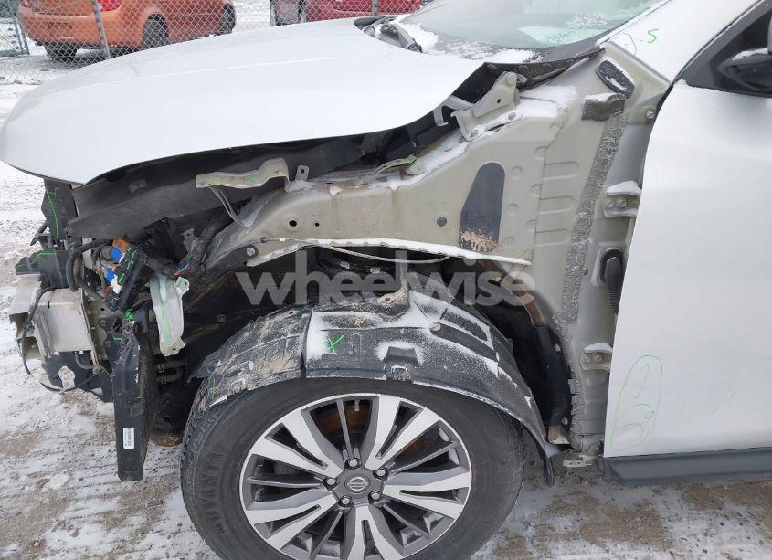 Photo 18 of 2018 Nissan Pathfinder SV (VIN 5N1DR2MM0JC654167)