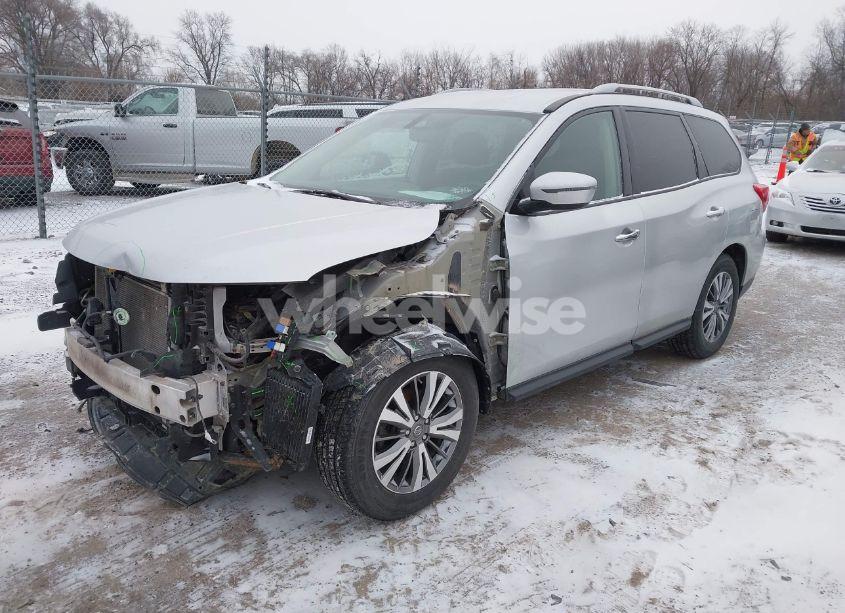Photo 2 of 2018 Nissan Pathfinder SV (VIN 5N1DR2MM0JC654167)