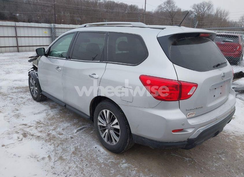 Photo 3 of 2018 Nissan Pathfinder SV (VIN 5N1DR2MM0JC654167)
