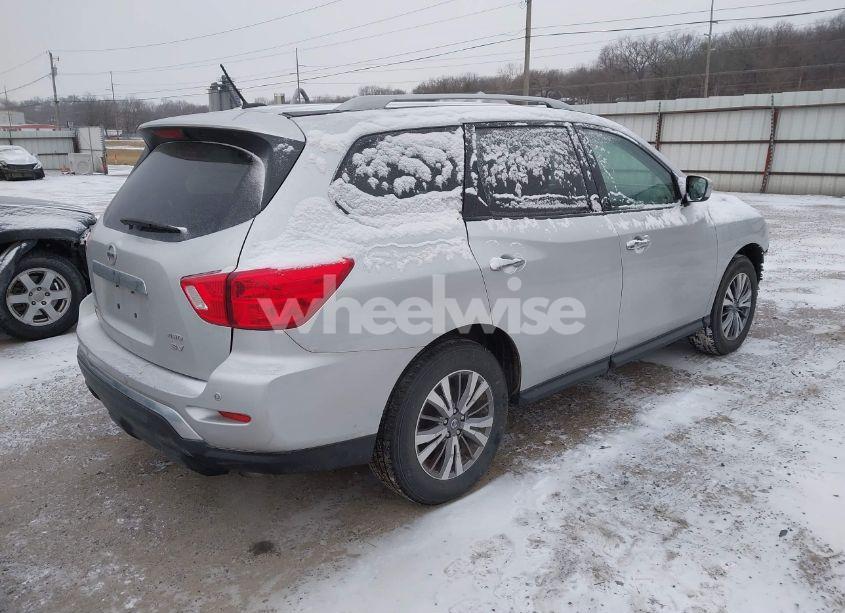 Photo 4 of 2018 Nissan Pathfinder SV (VIN 5N1DR2MM0JC654167)