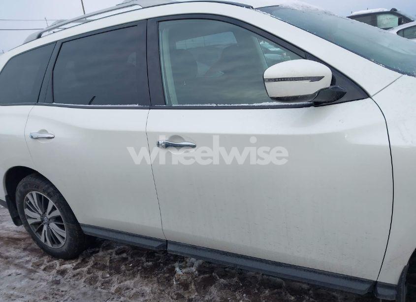 Photo 13 of 2018 Nissan Pathfinder SV (VIN 5N1DR2MM0JC664987)