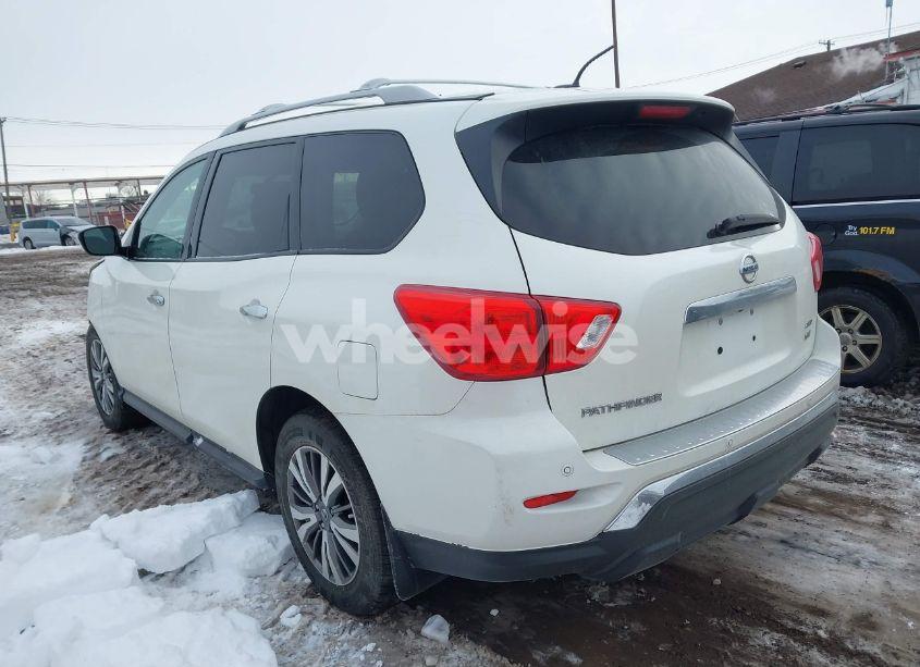 Photo 3 of 2018 Nissan Pathfinder SV (VIN 5N1DR2MM0JC664987)