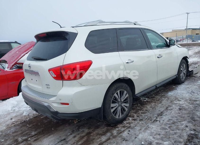 Photo 4 of 2018 Nissan Pathfinder SV (VIN 5N1DR2MM0JC664987)