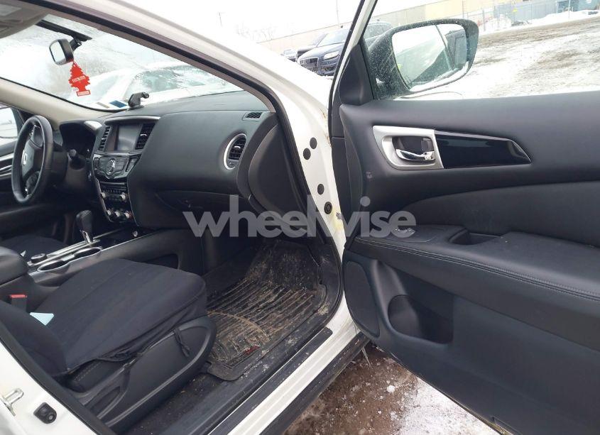 Photo 5 of 2018 Nissan Pathfinder SV (VIN 5N1DR2MM0JC664987)