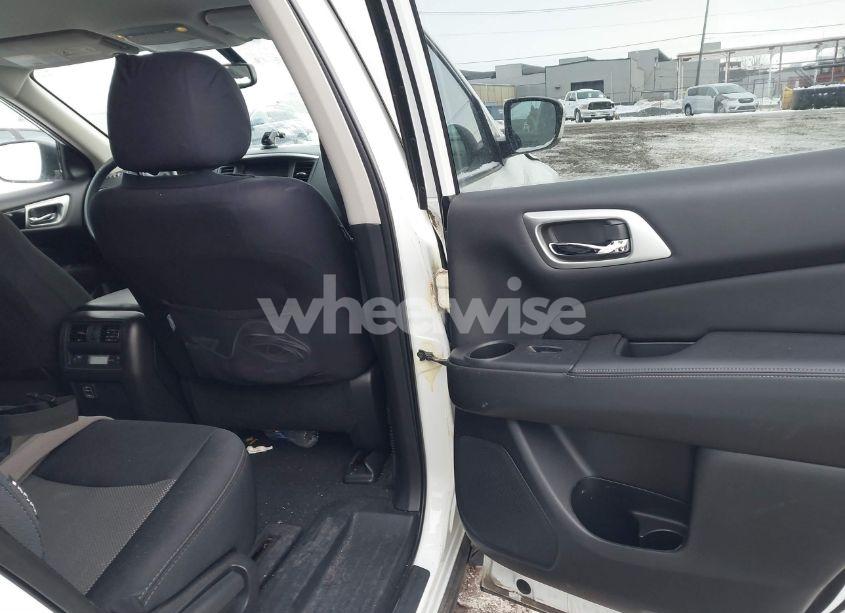 Photo 8 of 2018 Nissan Pathfinder SV (VIN 5N1DR2MM0JC664987)