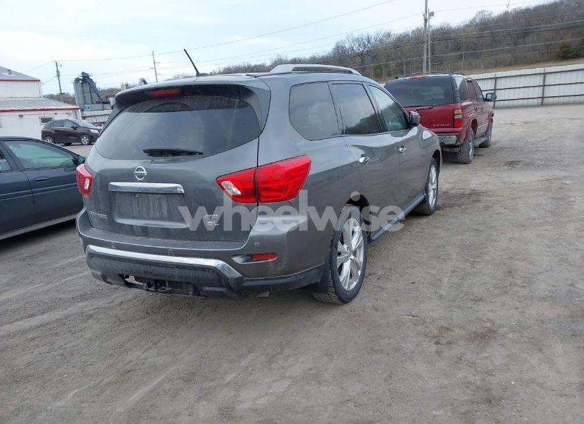 Photo 4 of 2018 Nissan Pathfinder SL (VIN 5N1DR2MM0JC666187)