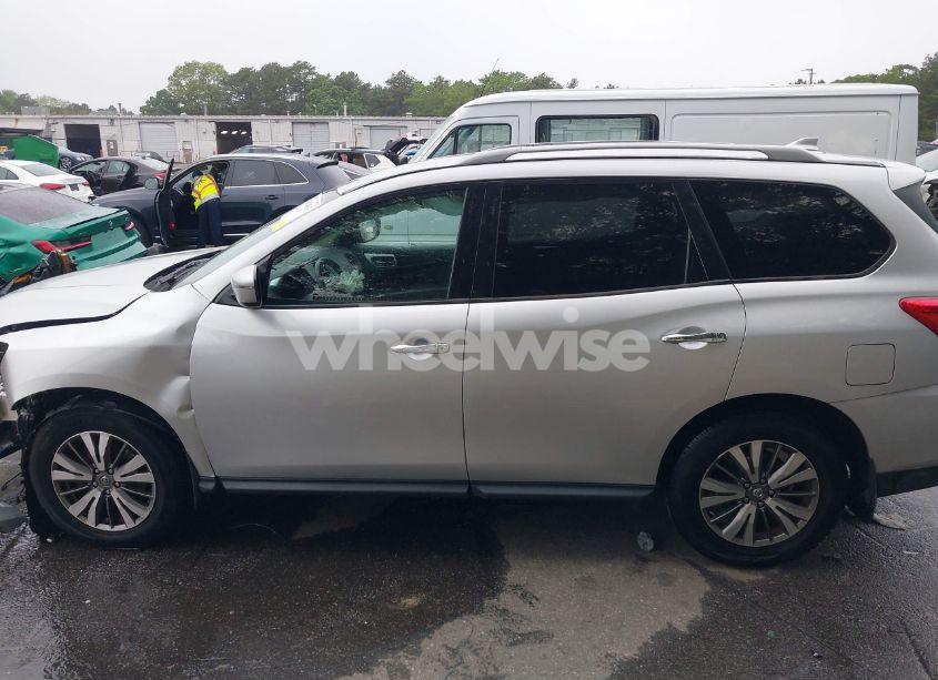 Photo 15 of 2019 Nissan Pathfinder S (VIN 5N1DR2MM0KC594201)