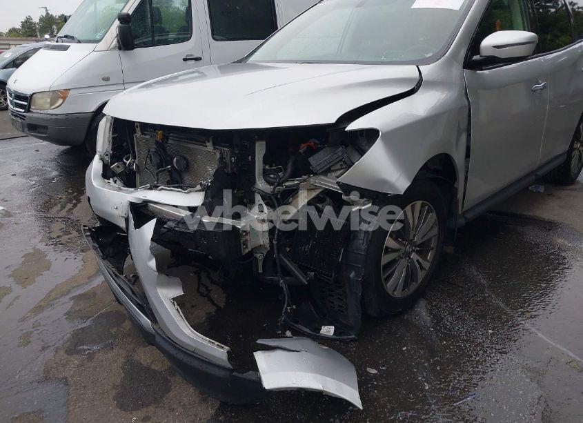 Photo 6 of 2019 Nissan Pathfinder S (VIN 5N1DR2MM0KC594201)